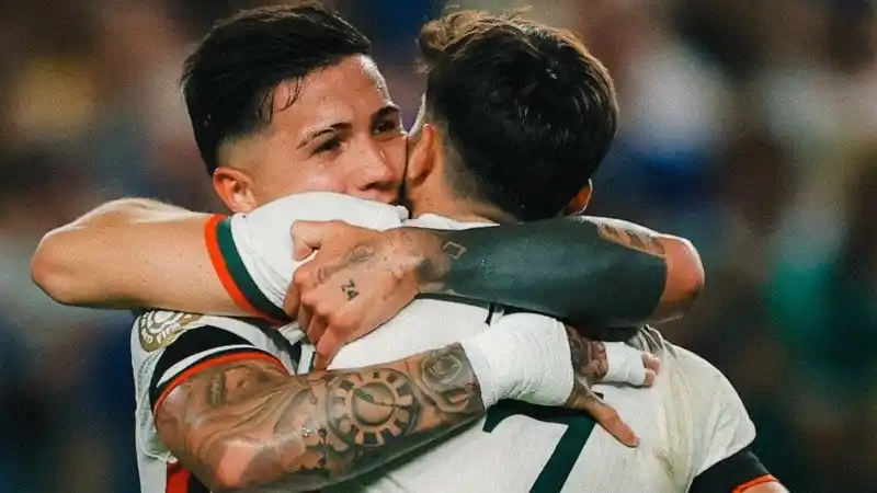 El equipo de Enzo Fernández continúa en el certamen.