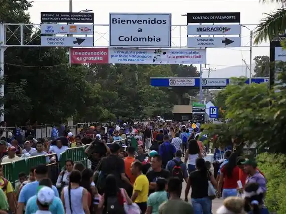 ACNUR reporta que el ÉXODO VENEZOLANO "sigue estable" desde ataques de EE. UU. en el Caribe