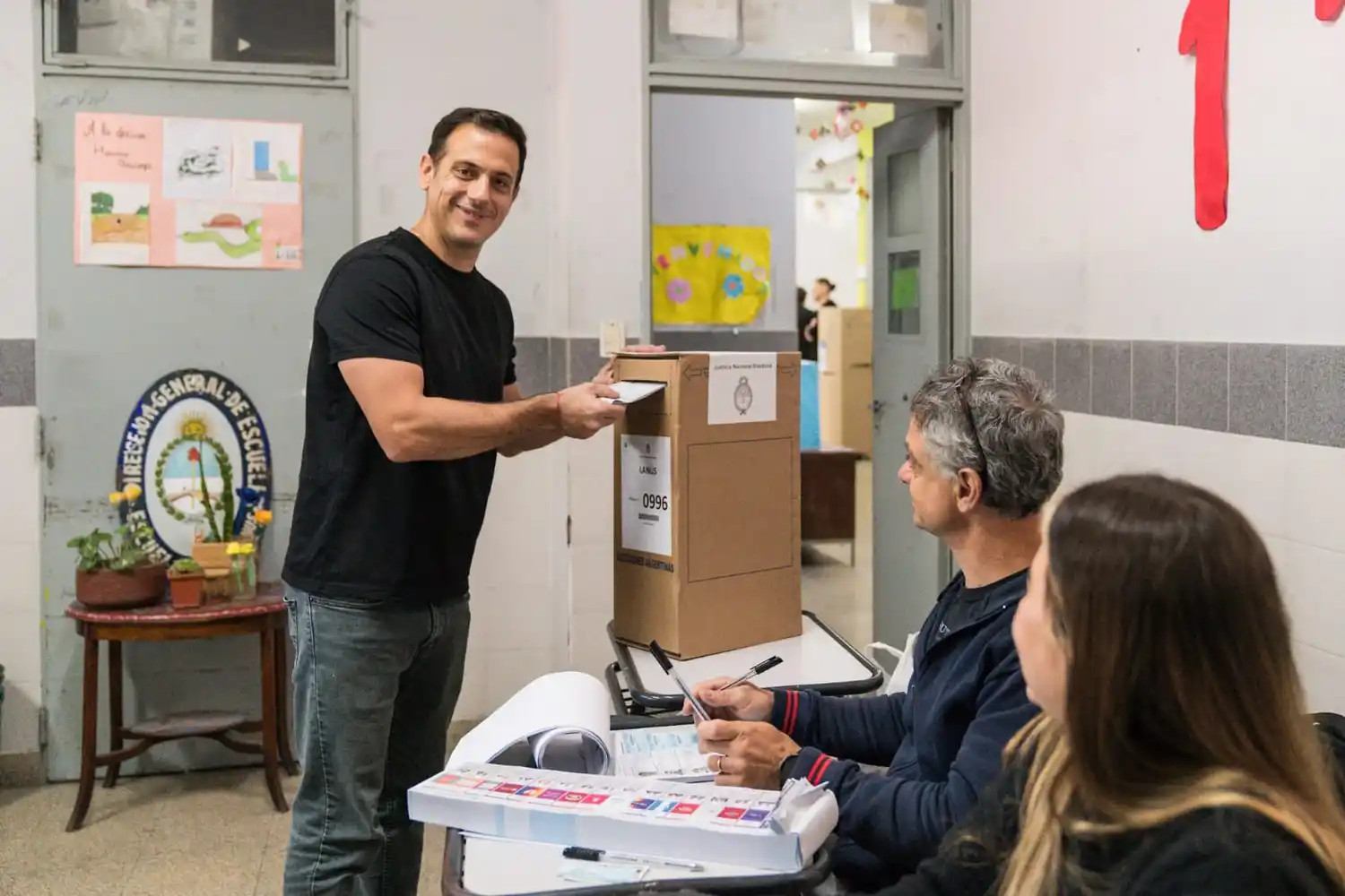 El jefe comunal votó en la escuela asignada.