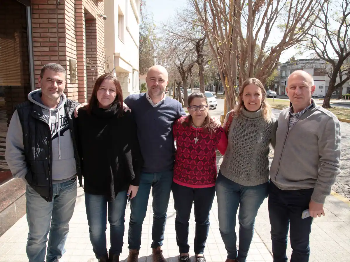 Son amigos desde jóvenes pero sus hijos los unieron para transmitir valores