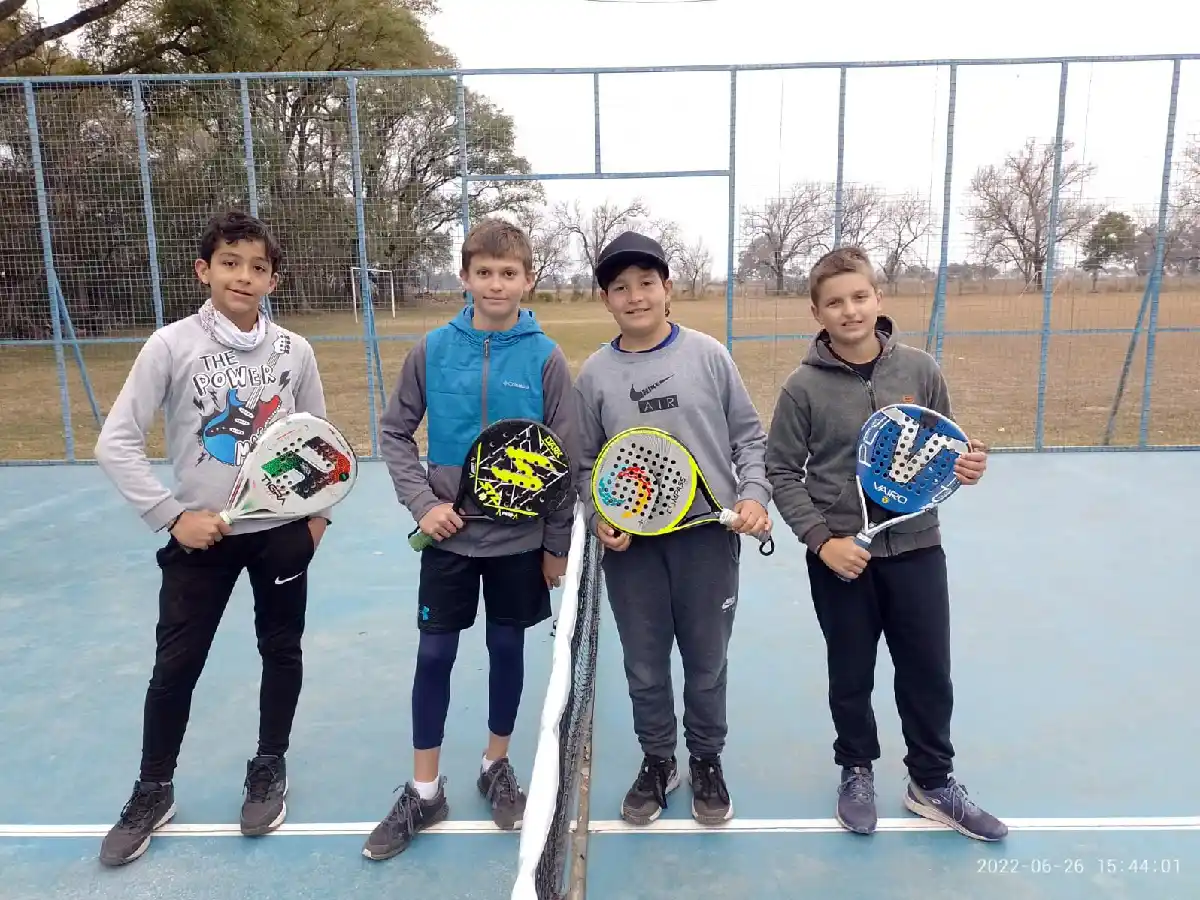Encuentro de pádel para menores