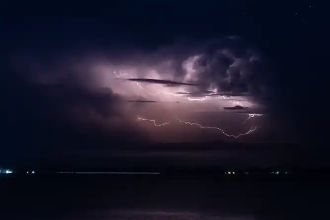 Tormentas de verano: trabajo preventivo y monitoreo permanente ante alertas meteorológicas