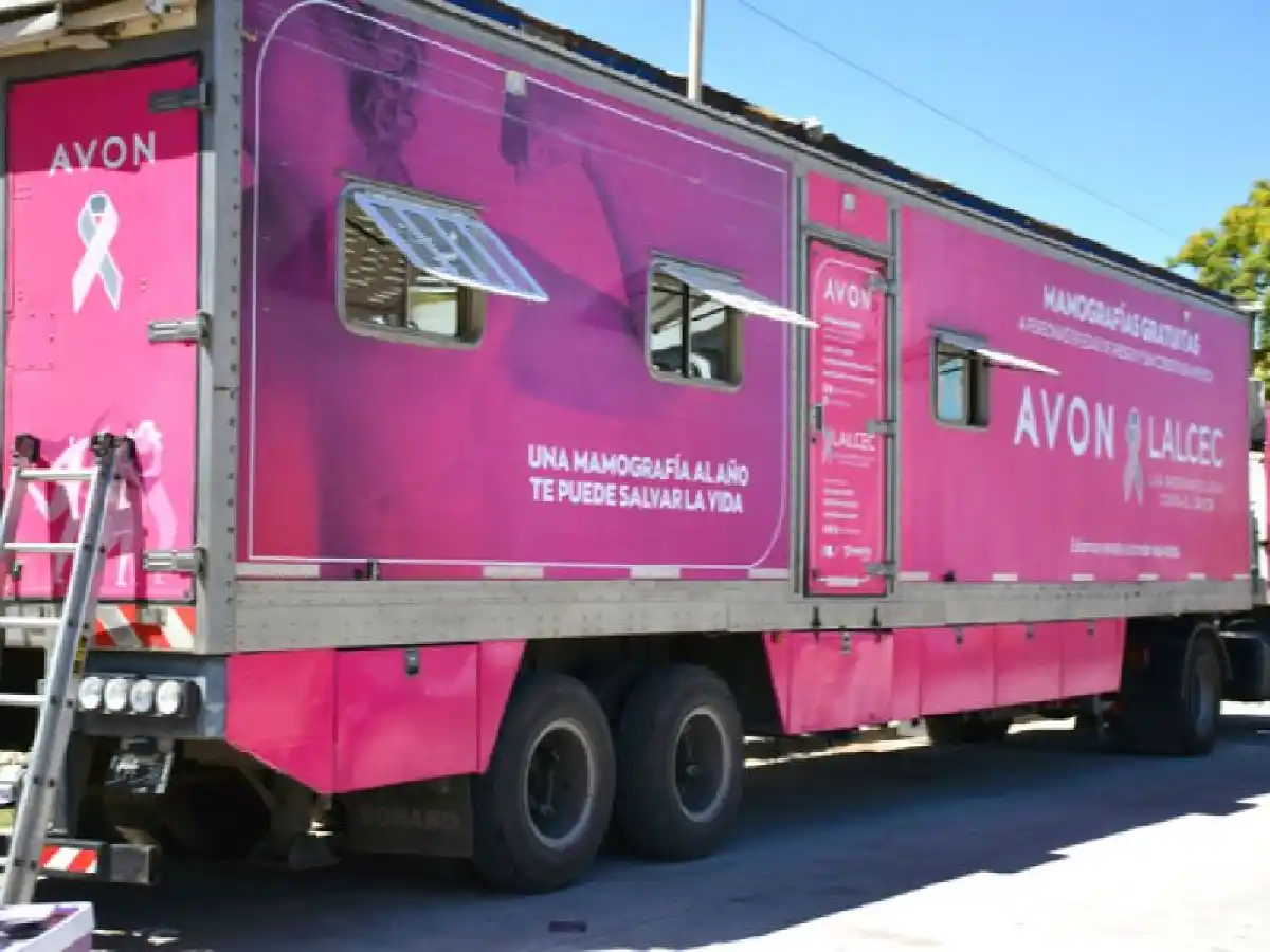 Lalcec sigue dando turnos para el mamógrafo móvil de Avon 