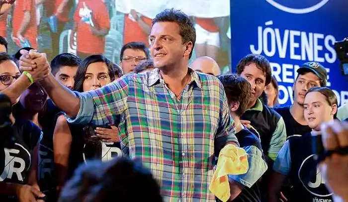 Massa pidió suspender cobro de impuestos a afectados por incendios