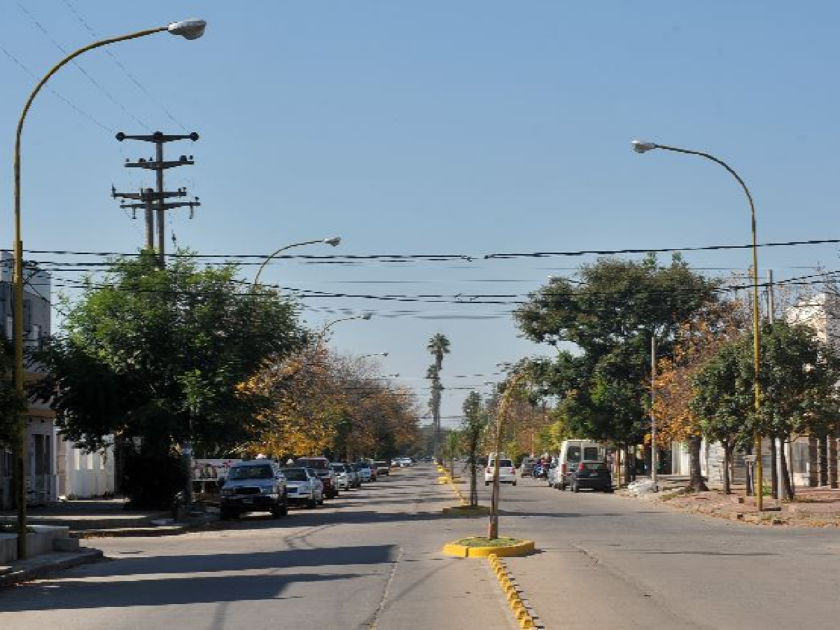 Preocupados por los accidentes, vecinos salen a enseñar educación vial