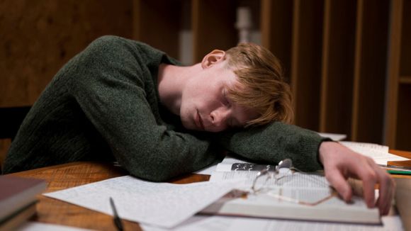 Vean por qué los adolescentes se despiertan cansados