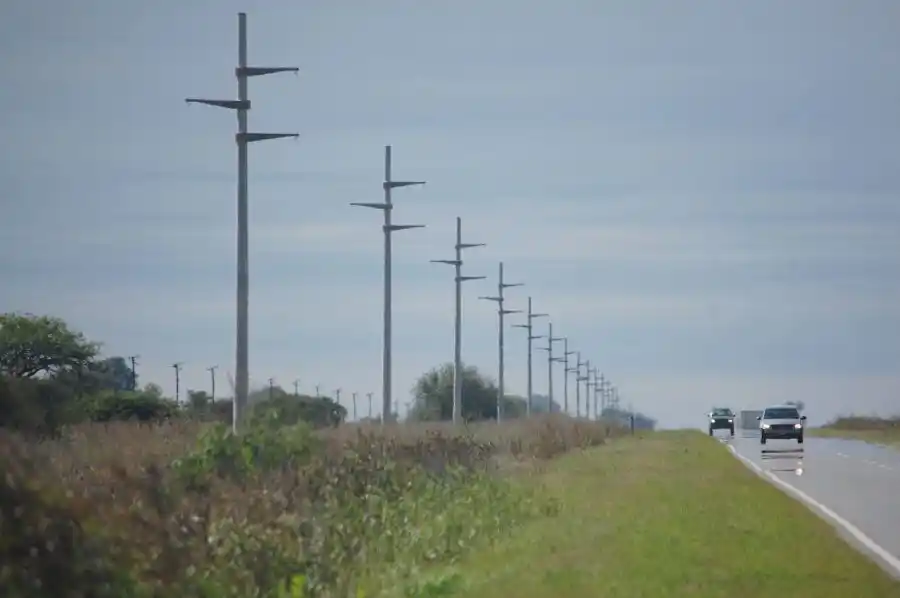 El Gobierno nacional licitará 2825 kilómetros de líneas de alta tensión