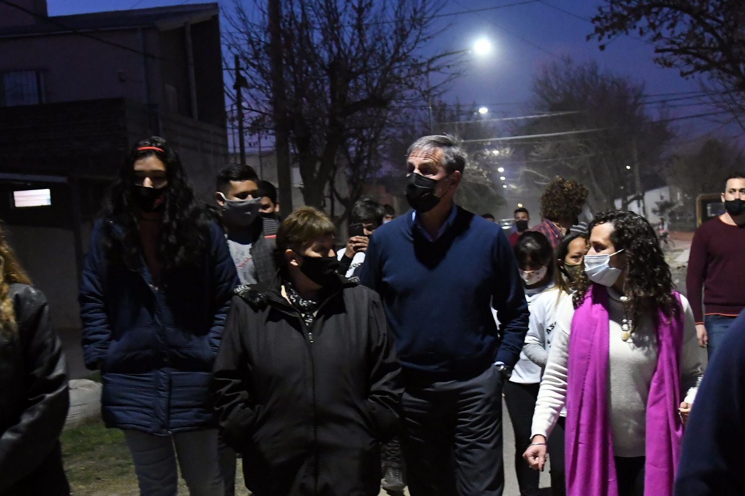 Se iluminó Scarafía: Jatón inauguró las nuevas luces led en el barrio