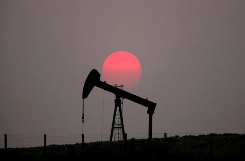 El petróleo cierra al alza por el anuncio de prórroga de cierre del gasoducto Nord Stream