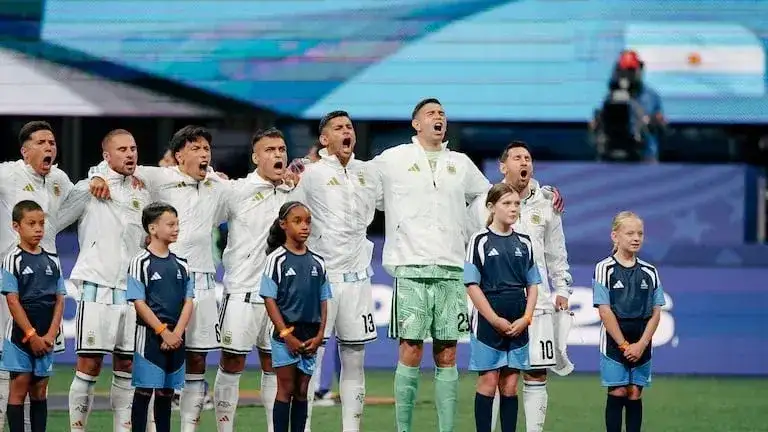 Sin festejos ni feriado, el Gobierno prepara una recepción protocolar para la Selección
