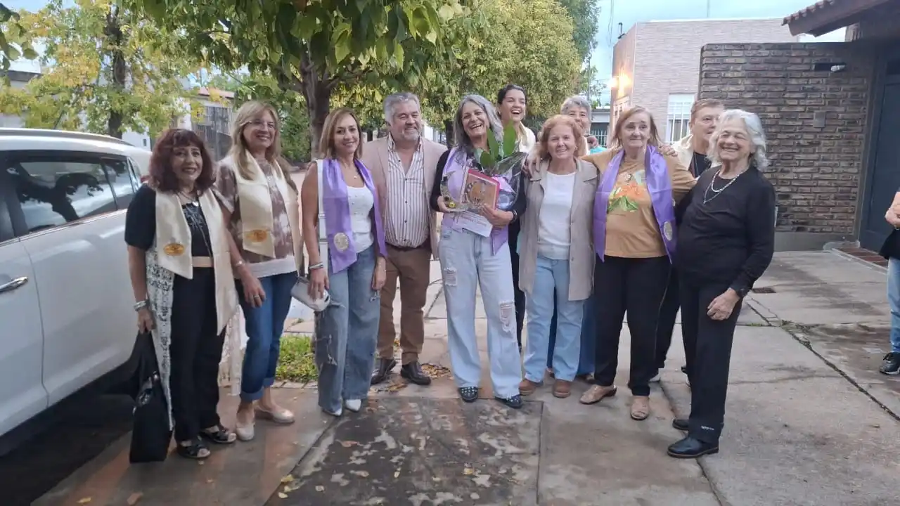 La entrega del premio fue en marco del Día de la Mujer.