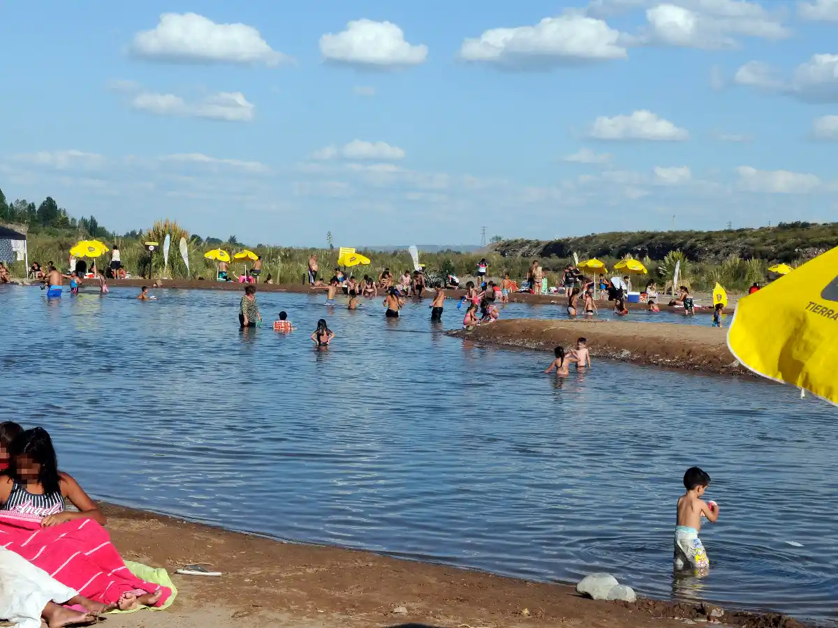 Mendoza suma este verano playas públicas a la vera de sus ríos, lagos y arroyos