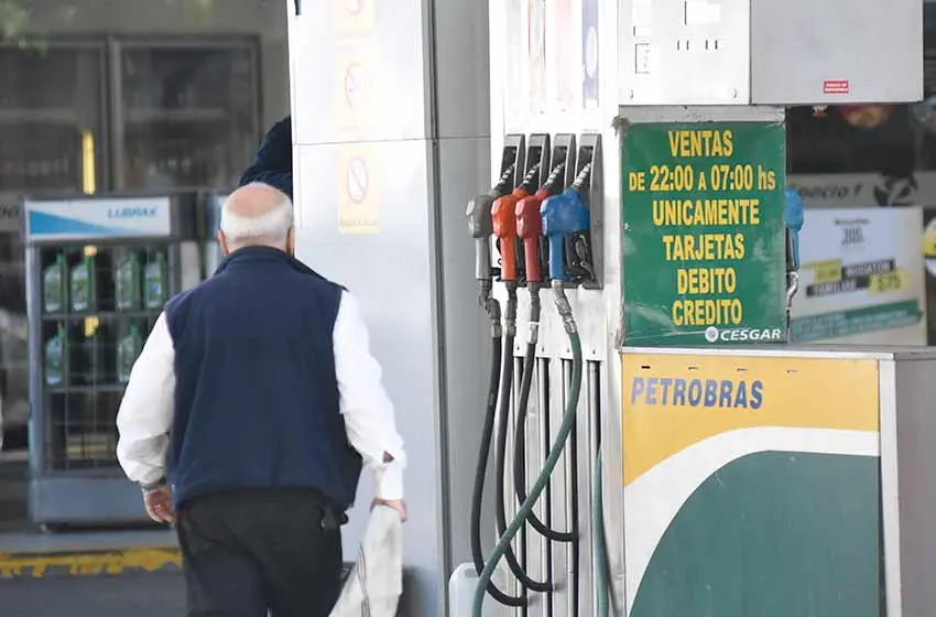 Este miércoles pararían las estaciones de servicio