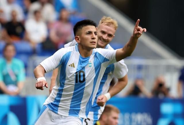 Argentina venció a Ucrania y avanzó a cuartos de final en el fútbol olímpico