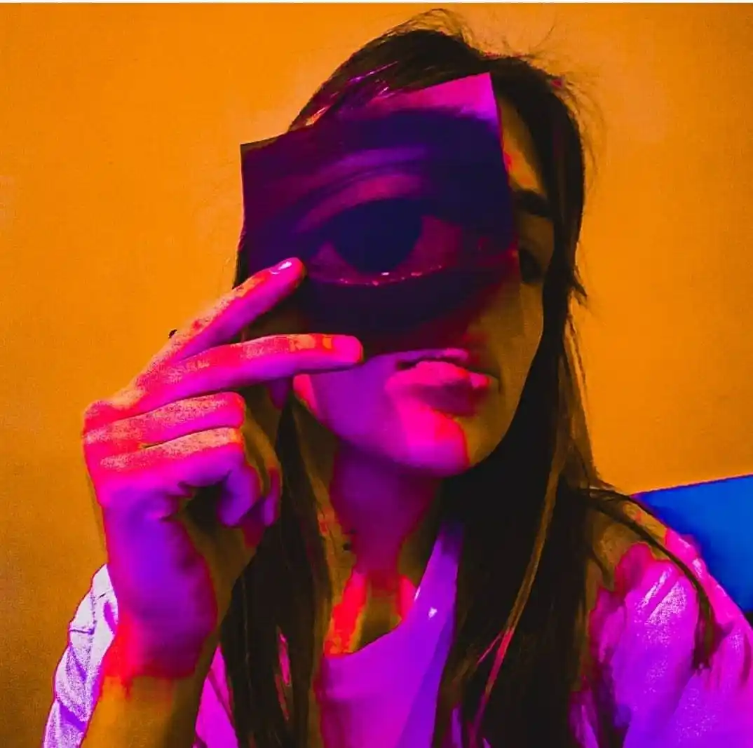 Carla Britos participará en Paraná de la muestra experimental AURA! de arte contemporáneo