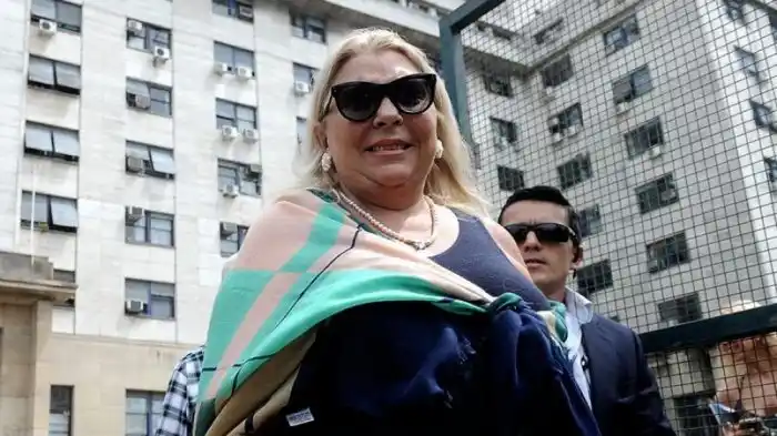 Carrió amplió el pedido de juicio político a Lorenzetti