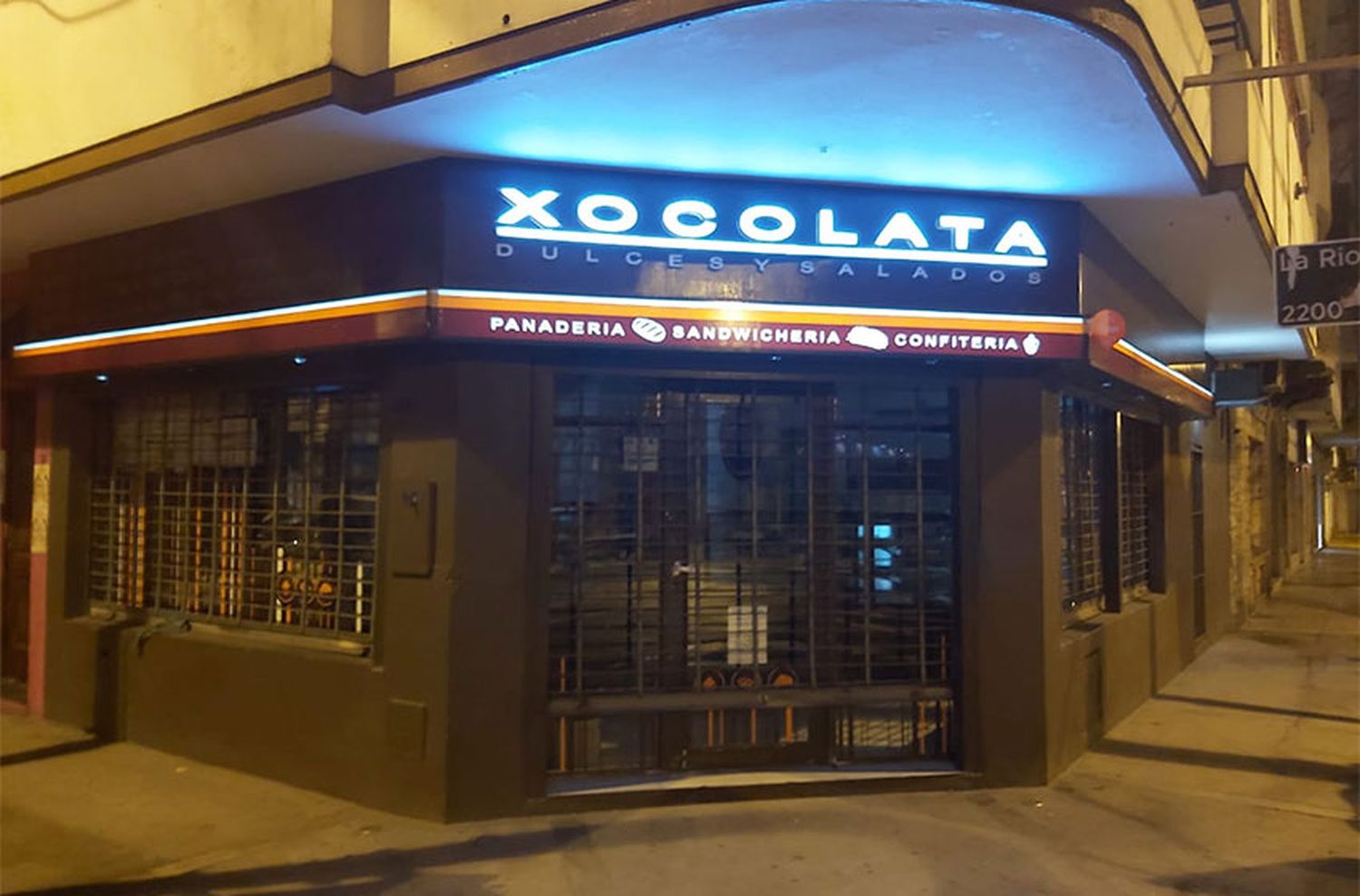Cuatro jóvenes forzaron la persiana de un local para robar