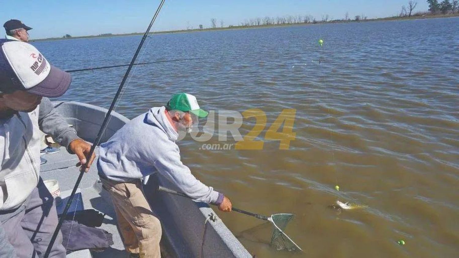 Gestiones de Enrico para que se activen las capacitaciones para obtener licencias de pesca