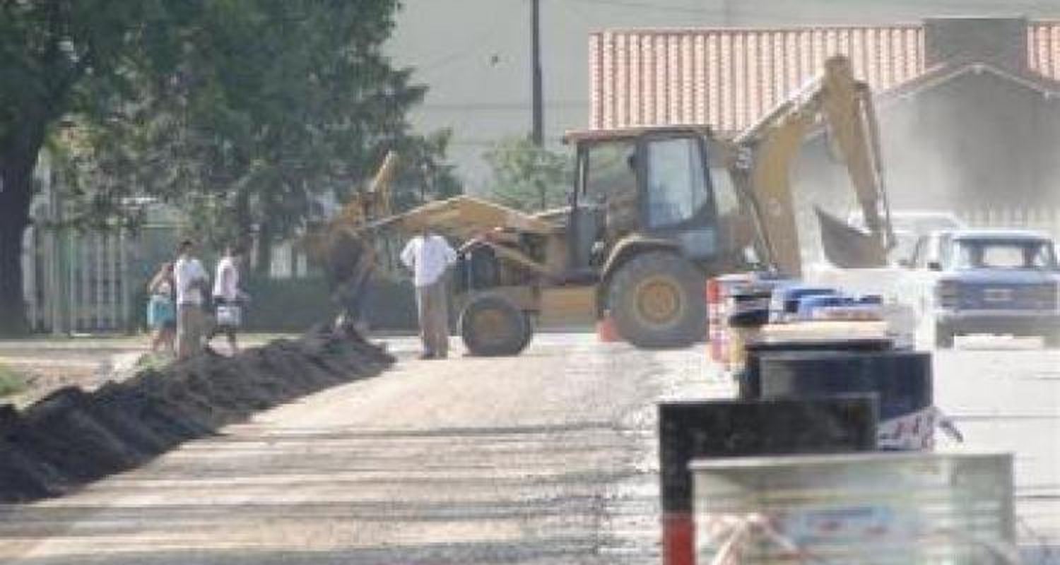 Pavimentan la senda que conectará la Ruta 191 y la Escuela Nº 10