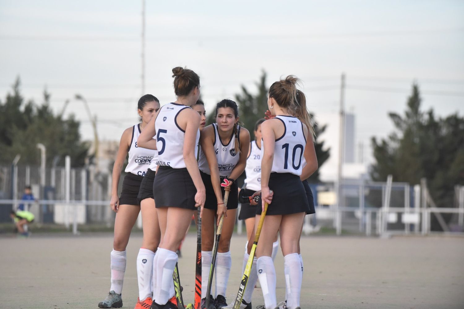 Las “pingüinas” reciben a Carlos Paz RC