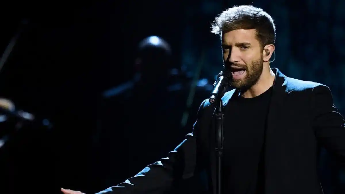 Como rey de pueblo: así llegó Pablo Alborán a Caracas