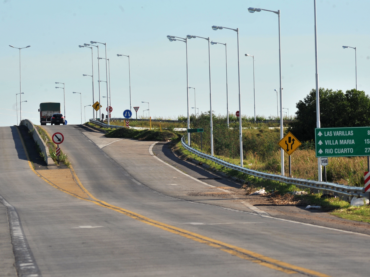 El gobierno creó una sociedad anónima para construir rutas 