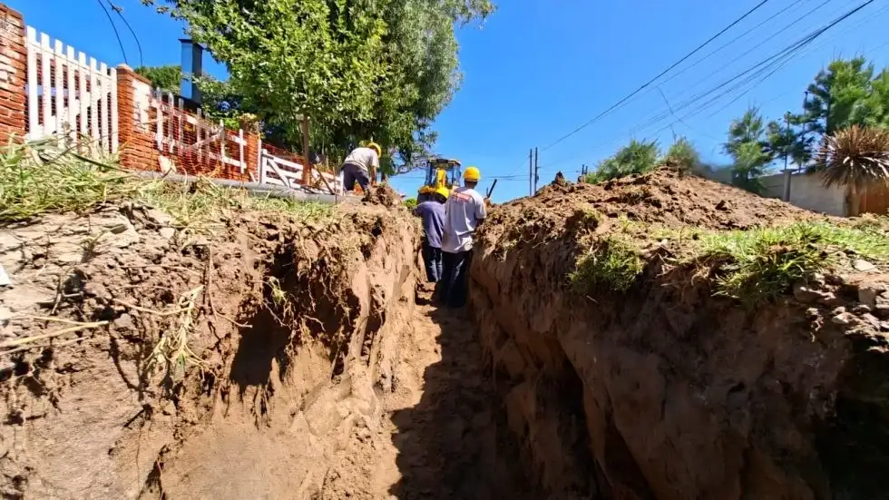 El proyecto contempla la instalación de 6500 metros de nueva cañería en un área de 30 hectáreas.