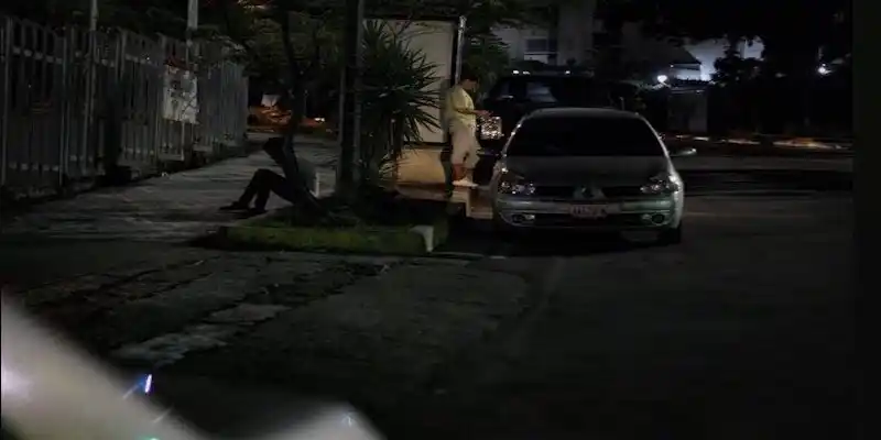 ¡Alerta! Delincuentes acechan  colas para comprar gasolina en dólares