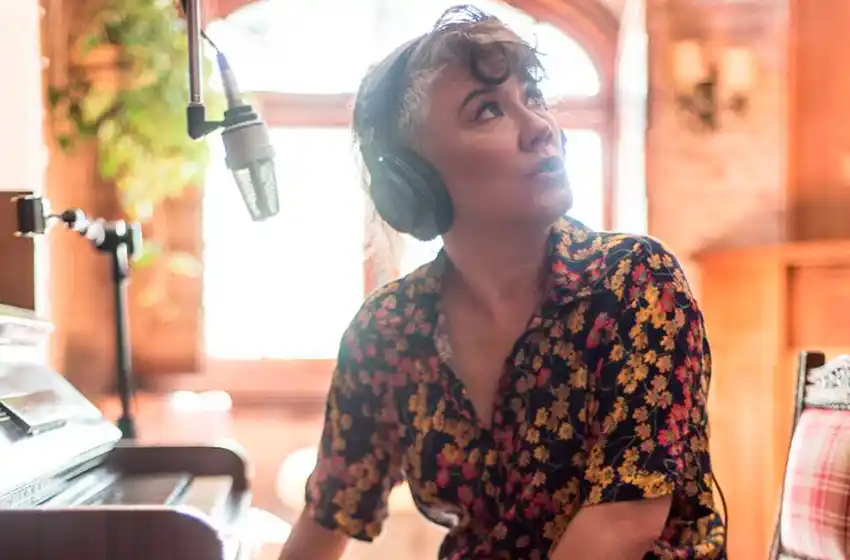 Cecilia Pugliese invita a conocerla como "Cantautora"