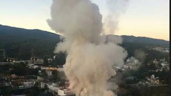 Explosión frente a un hospital infantil en México: tres adultos y cuatro chicos muertos