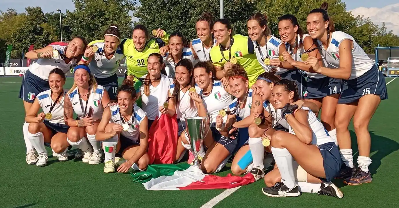 Italia celebrando el título en el Europeo.