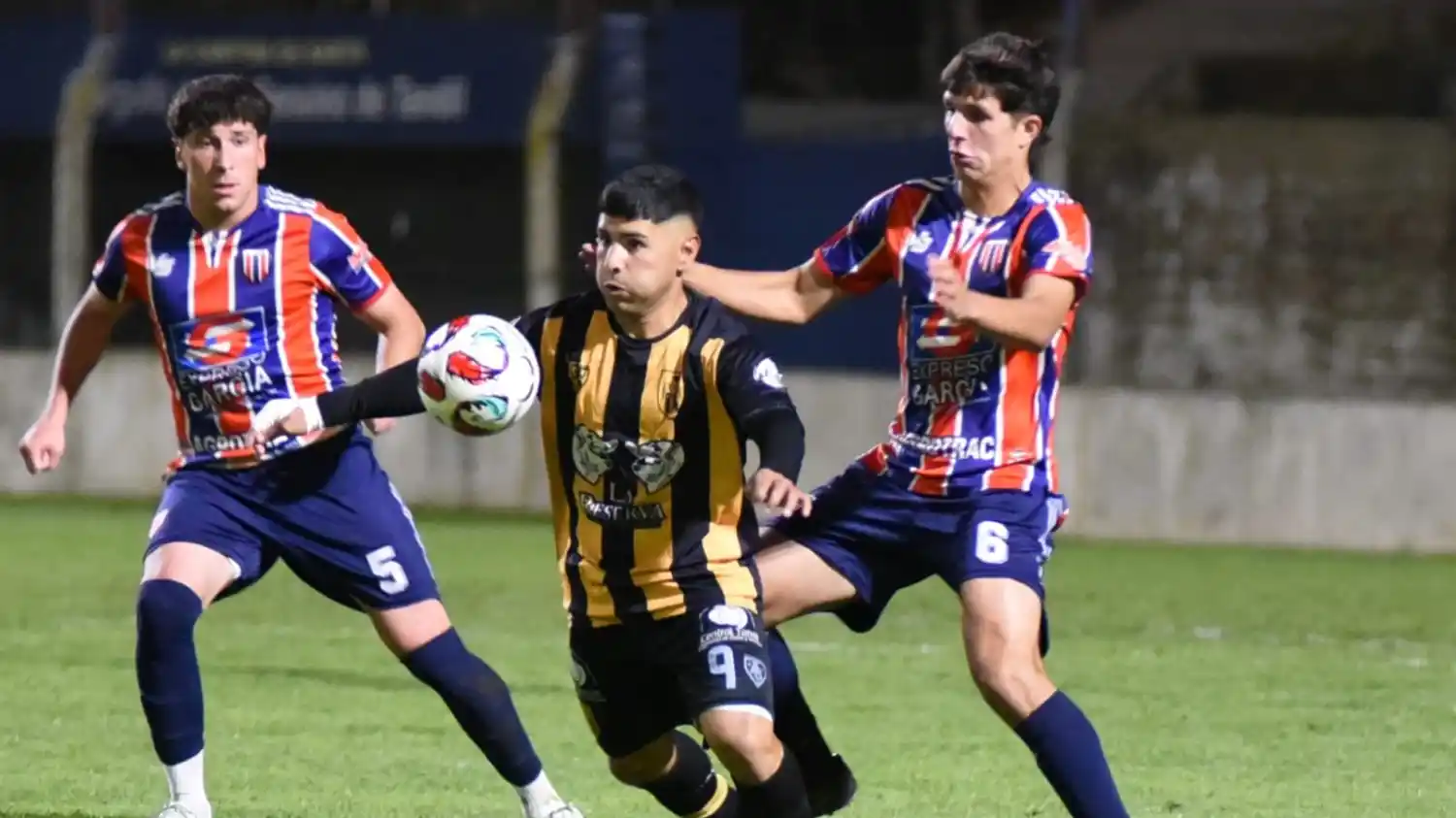 Santamarina jugará hoy y Ferro lo hará el domingo.