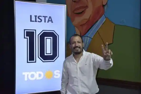 Con gráfica maradoneana y chispazos internos, la lista 10 del Frente de Todos presentó su boleta corta en San Miguel 
