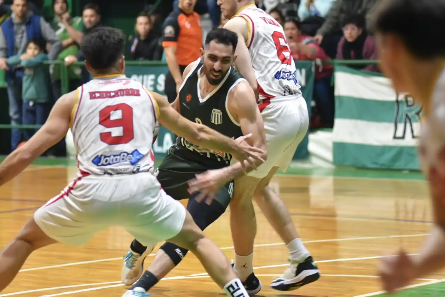 Racing visita a Tokio con la ilusión de cerrar la serie y seguir en carrera