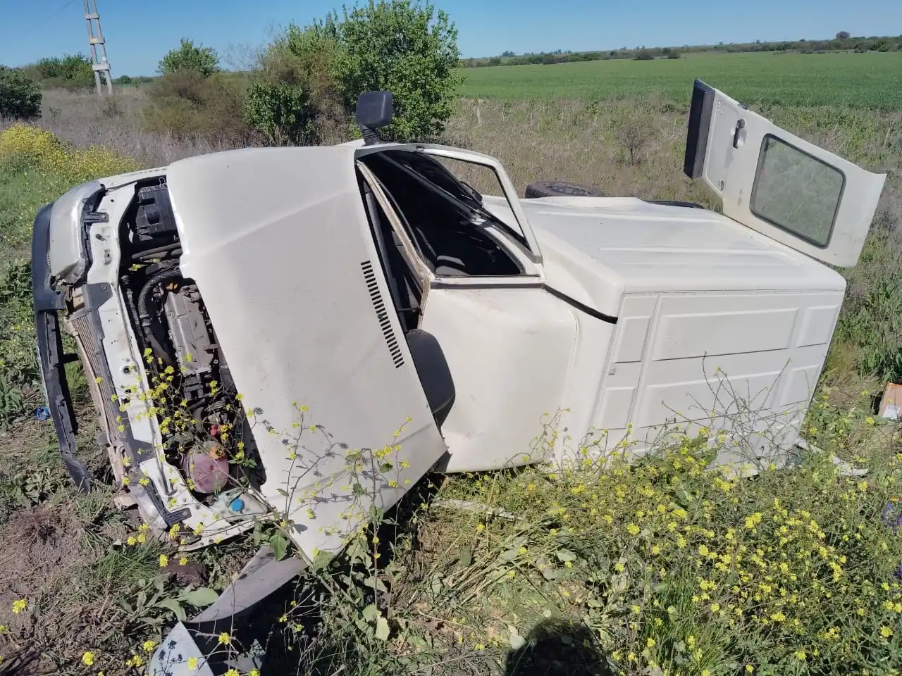 Impactante despiste en la Ruta 20: una joven de 19 años fue internada en el Hospital Centenario