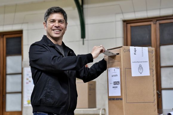 Axel Kicillof votó en La Plata: “Es una elección crítica en medio de una situación compleja”
