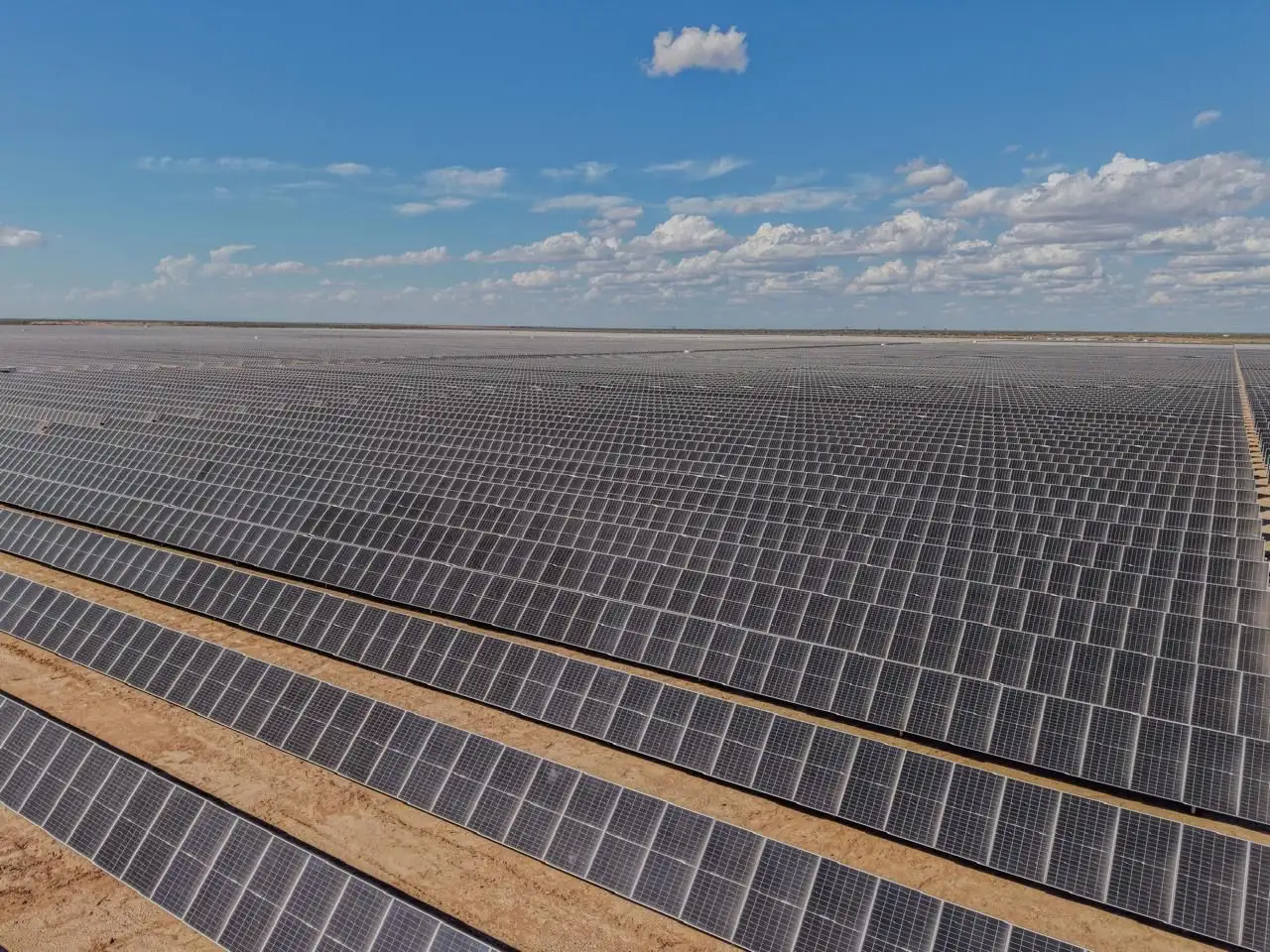 El Quemado cuenta con 305 MW de capacidad instalada y es actualmente el parque fotovoltaico más grande de la Argentina.