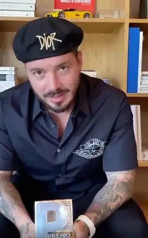 Balvin recibió el premio Juventud por Video con el mensaje más poderoso. Foto: Instagram
