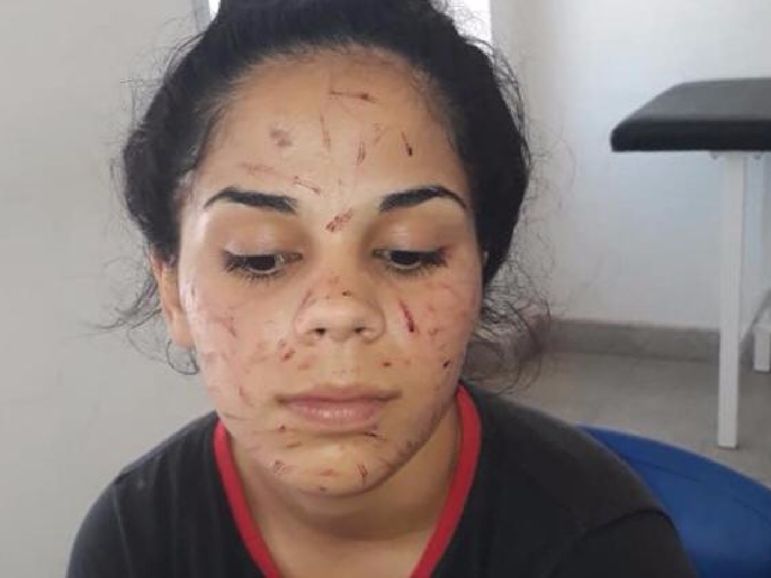 Grave denuncia por violencia de género en Frontera