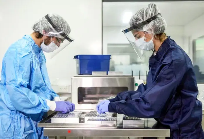 Coronavirus: los contagios siguen altos, aunque registran un leve descenso