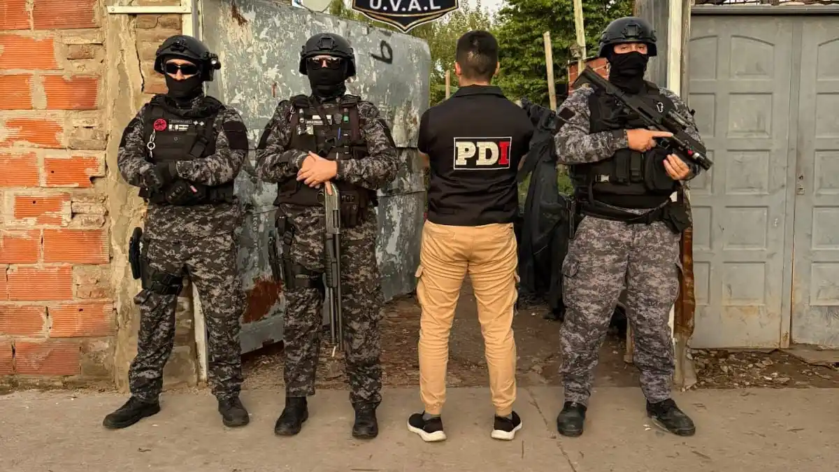 Cuatro detenidos tras una serie de allanamientos por un crimen ligado al narcomenudeo en zona noroeste