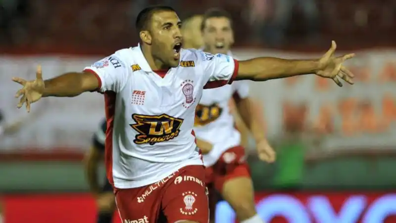 Ábila: «Dirán: este negro de mierda no puede jugar en Boca»