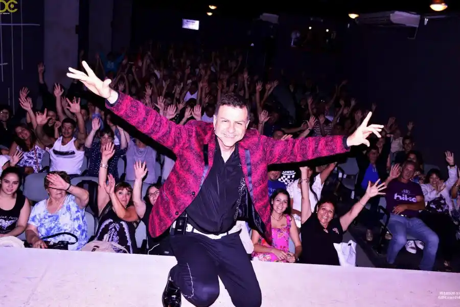 Se viene la Re Fiesta, gran cena show: celebran “los 50 años de Mario Fassi con el Club Independiente de La Pelada”