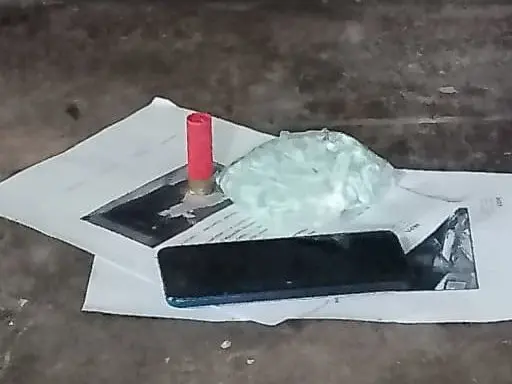 Dos detenidos con más de 100 dosis de cocaína en la zona sur.