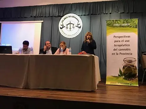 Realizaron foro sobre la ley de uso del cannabis