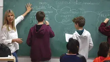 De qué se trata el complemento que cobrará el personal estatal de Santa Fe antes del inicio de las clases