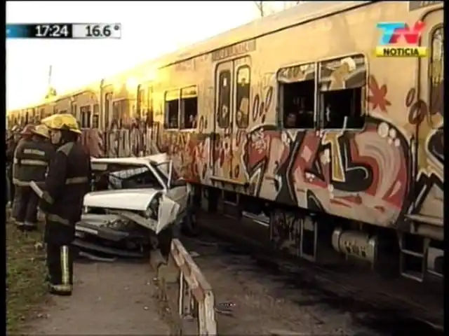 Hurlingham: Tren Urquiza arrolló automóvil y suspenden el servicio hasta San Miguel