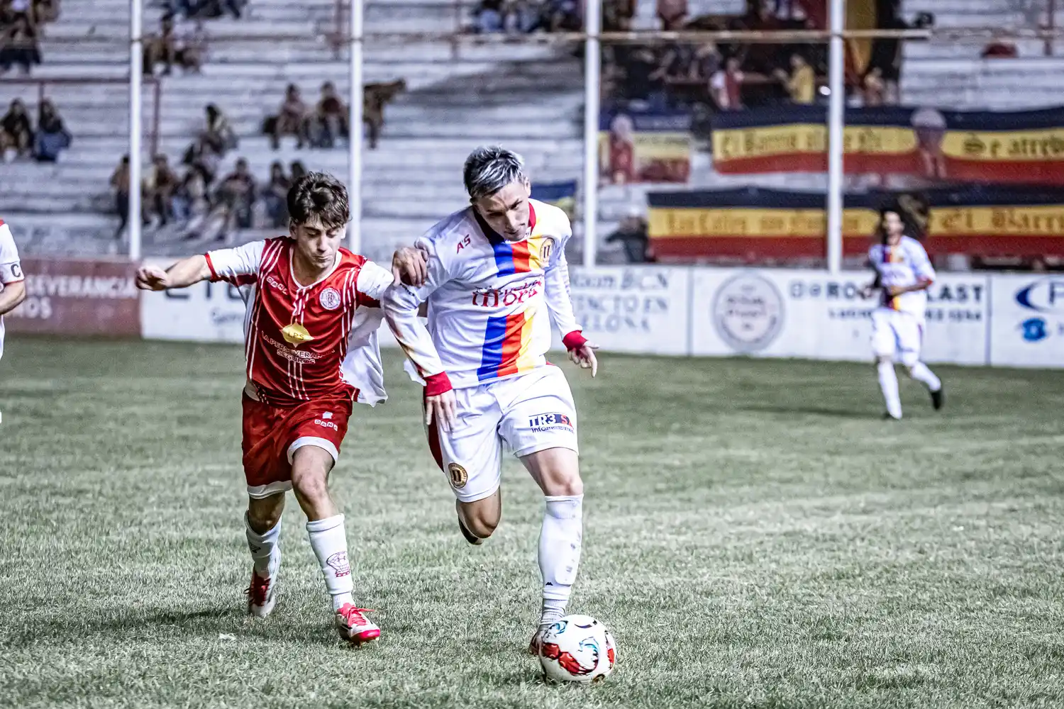 Huracán y Colegiales repartieron puntos y clasificaron