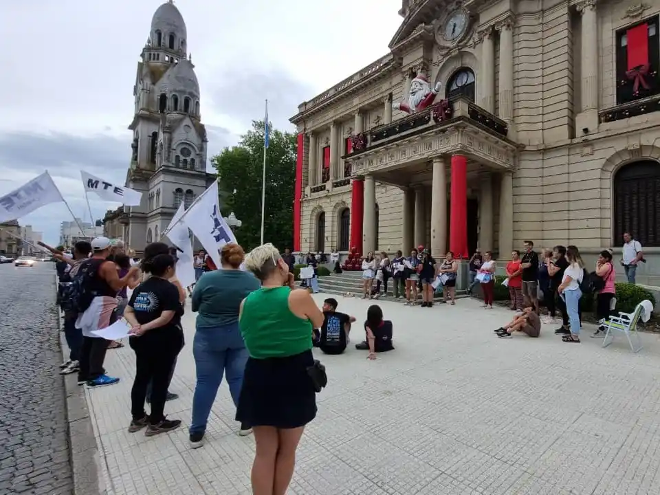 Los feriantes realizaron una asamblea en el Municipio la semana pasada.