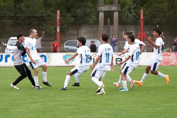 En los penales, la Sub 15 de Tandil se clasificó para la final